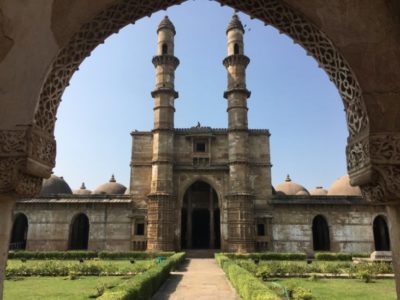 [ジャマーマスジットの入り口から見える景色]